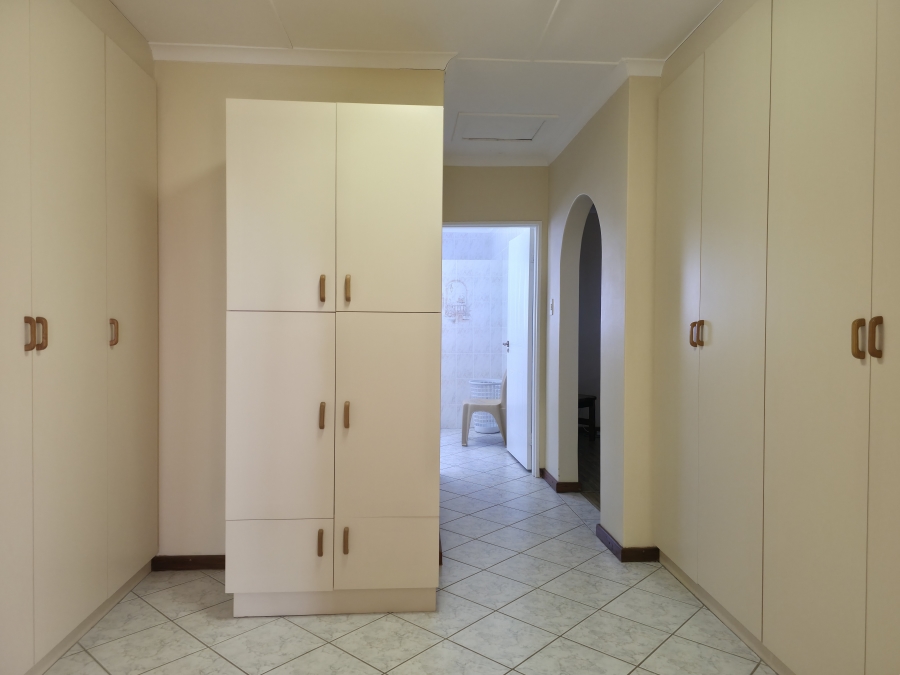 9 Bedroom Property for Sale in Noorsekloof Eastern Cape